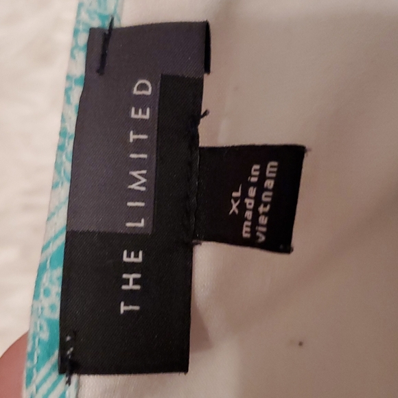 The Limited Flowy Top XL - Picture 2 of 4